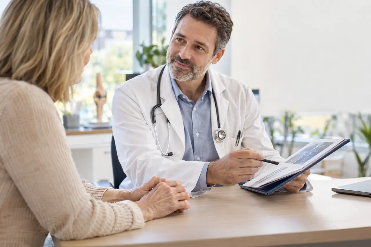 Traitements de la polyarthrite rhumatoïde : le méthotrexate en première intention, puis une adaptation suivie